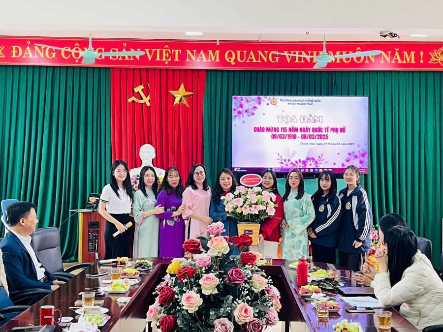 Tọa đàm ngày 8-3: Gắn kết, yêu thương và tôn vinh phái đẹp